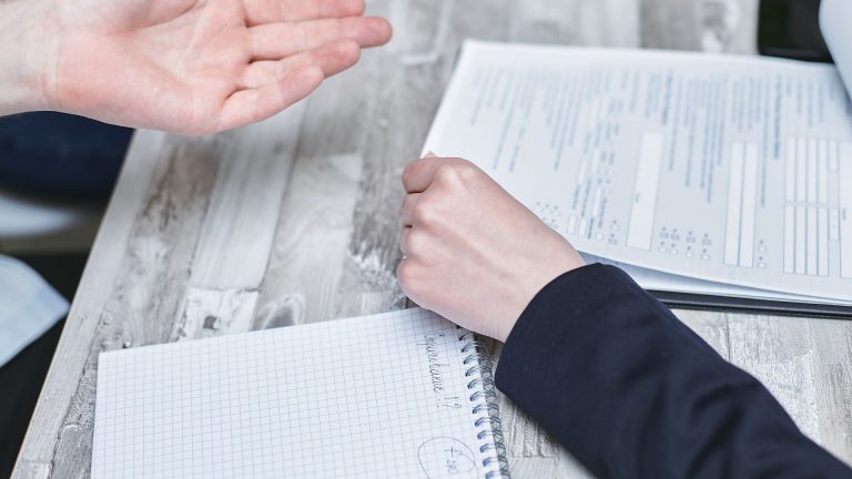 Facture et devis : quelles différences juridiques ?