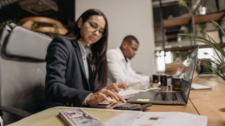 Pennylane ou Dougs : quel choix pour votre comptabilité en 2026 ?