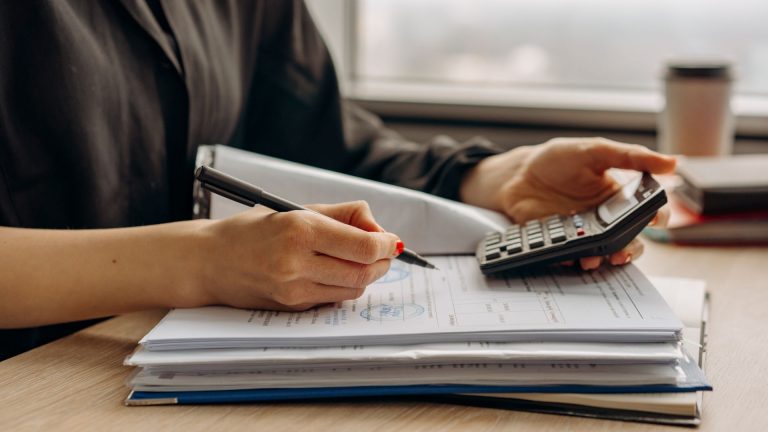 Achats publics hors marché : règles du Code pour dépenses < 60 000 €