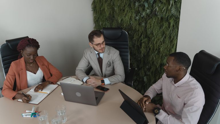 Création d&rsquo;entreprise à Genève : guide complet pour se lancer