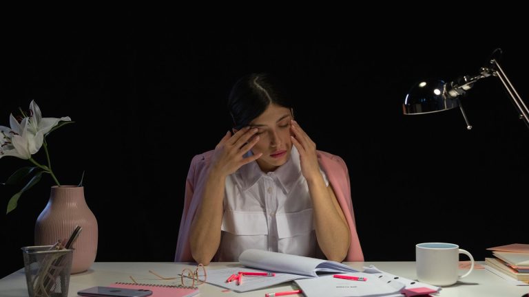 Santé mentale : 1 salarié sur 2 renonce à s’arrêter, quel impact pour les TPE et PME ?