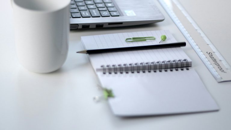 SEO, SEA, SEM : quelle différence et comment les combiner sans cramer votre budget